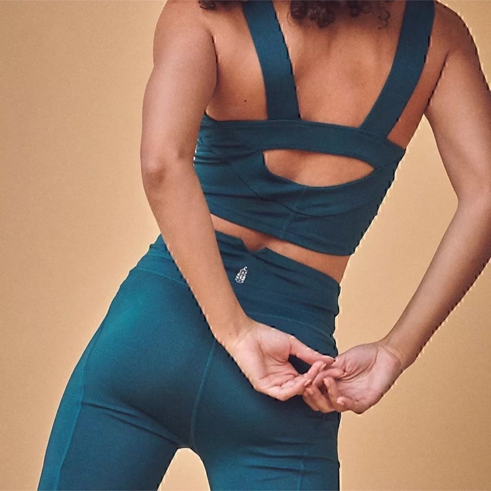 Free People Studio Crop - BLACK - Picture 3 of 6
